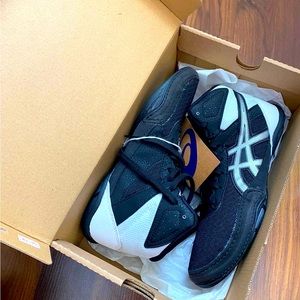 🤼‍♀️Brand New ASIC Wrestling Shoes - Youth 5🤼‍♀️